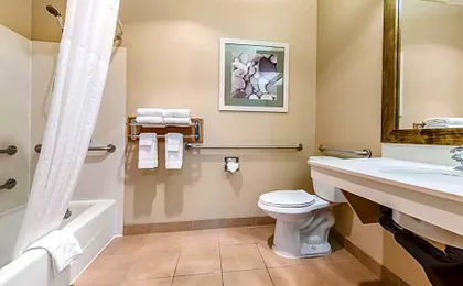 Quality Inn & Suites Bainbridge Island