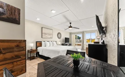 The Ambassador - Unit C5 - Studio King - On Pool Deck