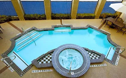 Holiday Inn Express Hotel & Suites San Antonio - Rivercenter Area By IHG