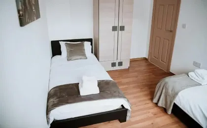 Flats near football clubs