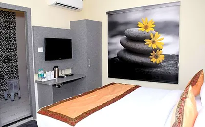 Hotel Tridev Grand