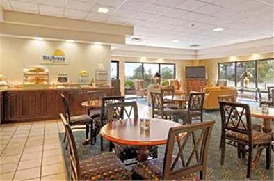 Days Inn by Wyndham Metter