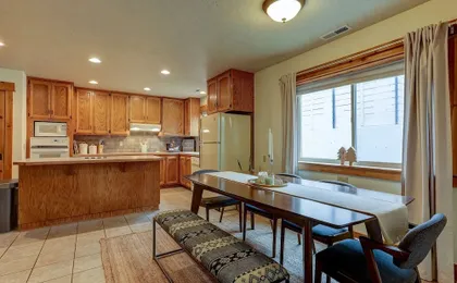 The Bend House 3 Bedroom Home by RedAwning