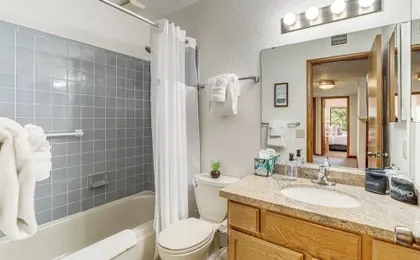 2 Mi to Uptown Sedona: Home w/ Hot Tub & Fire Pit!