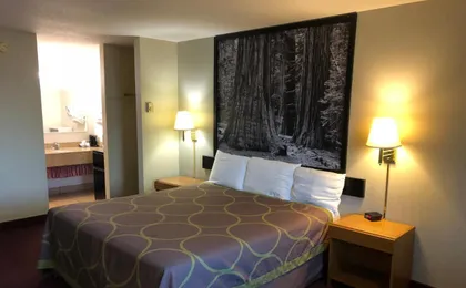 Super 8 by Wyndham Crescent City