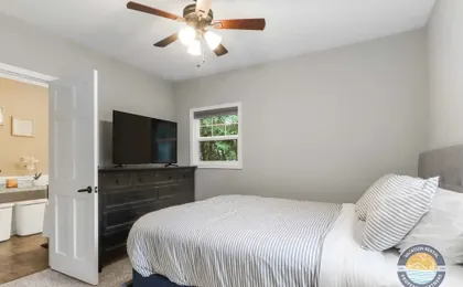Charming, Pet-friendly Lake Retreat
