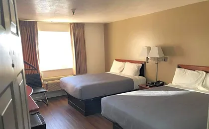Ameri-Stay Inn & Suites
