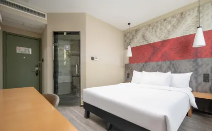 Ibis Hotel Chengdu America Center Qingan Metro Station