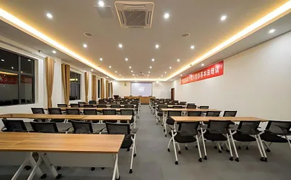 Lavande Hotel Shanghai Hongqiao Railway Station National Convention & Exhibition Center