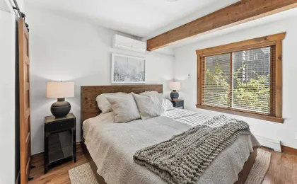 Updated 2 BDR Condo Walk to Deer Valley & City!