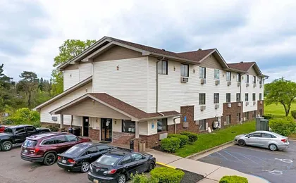 Super Inn by OYO Lansing MI