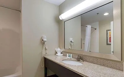 Comfort Suites Beachside
