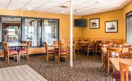 Econo Lodge Lakeside