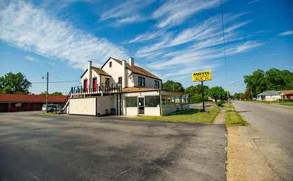 Coach House Inn