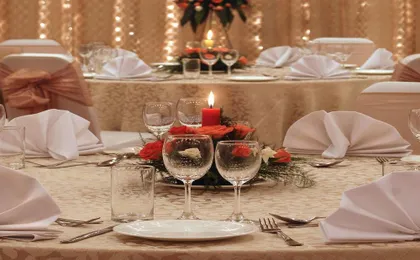 Abu Sarovar Portico