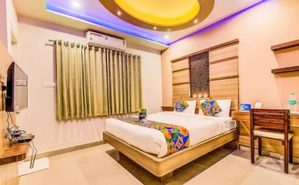 Fabhotel Vipra Enclave