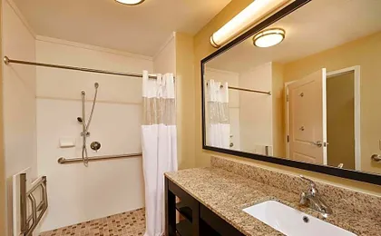 La Quinta Inn & Suites by Wyndham Carlsbad