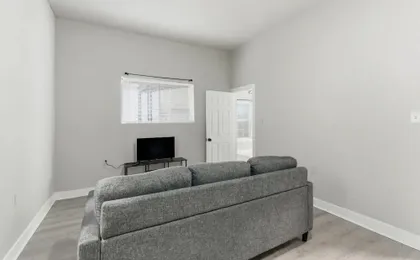 Bright 2BR Duplex Mins to Downtown San Antonio