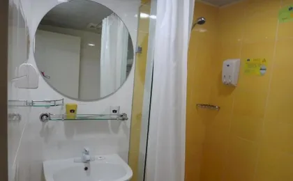 Home Inn Chengdu Wenshuyuan Metro Station