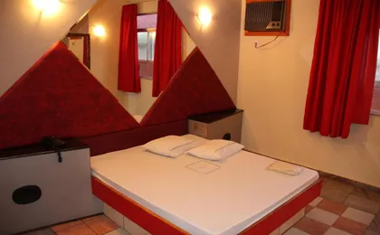 Shelton Hotel (Adults only)