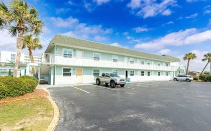Venus 206 is a 1 BR on Okaloosa Island steps from the pool and easy beach access by RedAwning