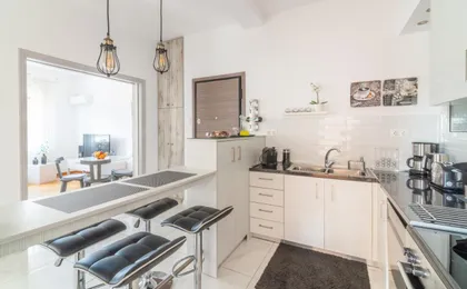 Zeus by Heloni Apartments