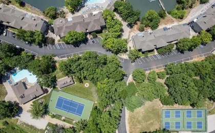 Games, Lake Views, Ease of Access to Unit & Attractions, Family-friendly, Outdoor Comfort