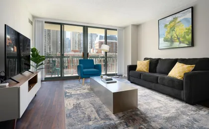 Kasa Chicago River North Apartments
