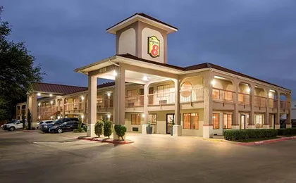 Super 8 by Wyndham Grand Prairie Southwest