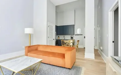 2 Units, Steps to the French Quarter & Bourbon St The Harlequin by Avantstay
