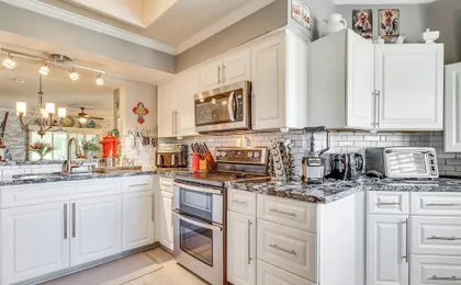 Pool Access & Patio! Palm Desert Golf Retreat