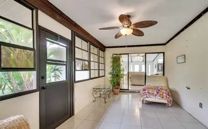 Private Beach & Pool Access! Fort Myers Getaway