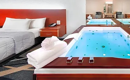 Grand Marquis Waterpark Hotel & Suites