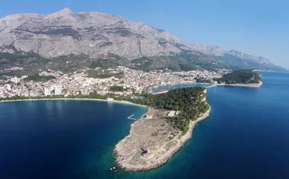 Apartments with Parking Space Makarska - 6636