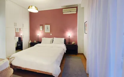 The Muse, Colorful Cozy Flat on Mitropoleos Downtown