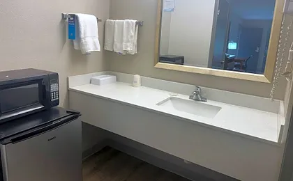 Days Inn by Wyndham Lake City I-10