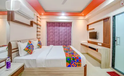 Fabhotel The Lily