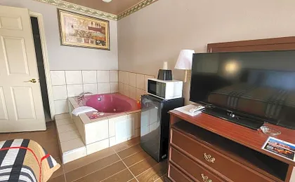 Benbrook Inn & Suites