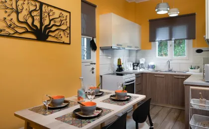 Apartment at the foothills of Acropolis