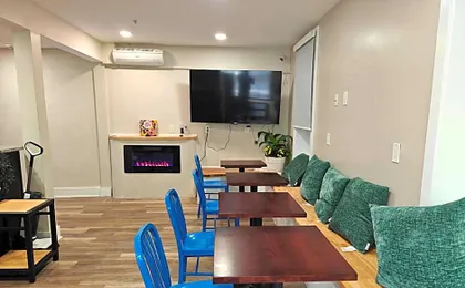 I Street Capsule Hostel