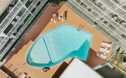 Surfer Beach Hotel