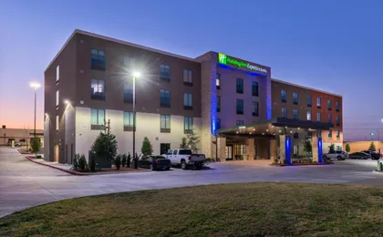 Holiday Inn Express & Suites Fort Worth West