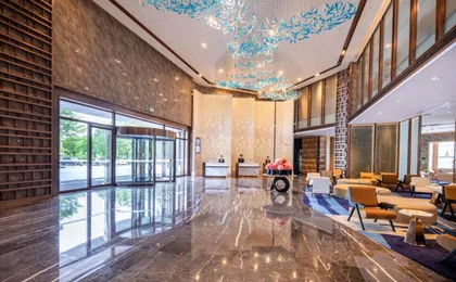 Bantian Zhongcheng Atour Hotel