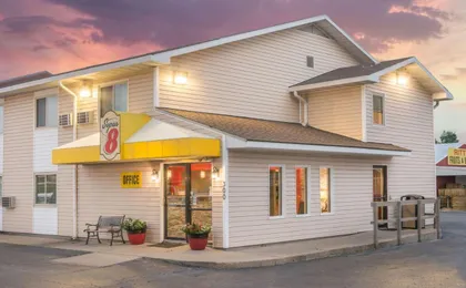 Super 8 by Wyndham Moberly Mo