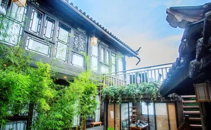 Kaohsiung Gu Jixiang Inn (Lijiang Ancient City Lion Mountain View Shop)