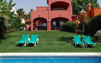 Villa 9 la Alzambra-Puerto Banus