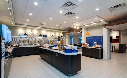 Holiday Inn Express & Suites Orlando- Lake Buena Vista by Ihg (Ht)