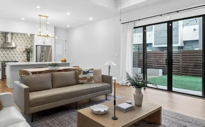 Oak Haus by Avantstay Perfect for Groups Modern Design + Outdoor Patio Near Soco + Lady Bird + Zilker
