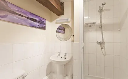 River View 2 Bed 2 Bath Apartment on the River with Free Parking