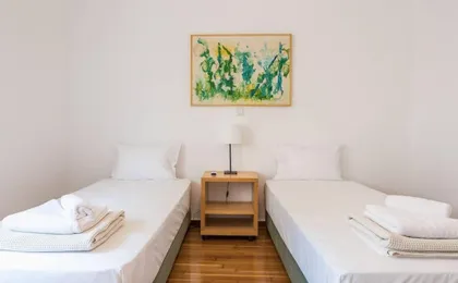 Casa Pamisou Near Attiki Metro Station